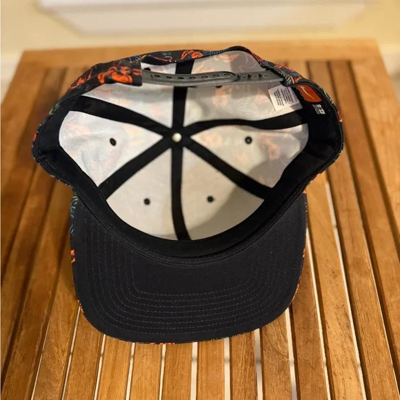 NWOT Nike Tropical Snapback - Picture 4 of 4